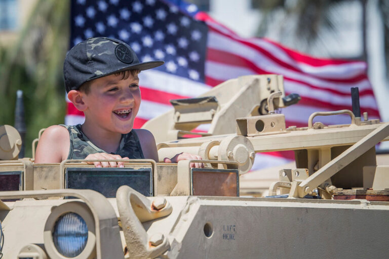 18 Kid in Tank - Mickey Markoff the Executive Producer of the Air and Sea Show